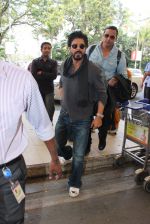Shahrukh Khan snapped at the airport on 16th Feb 2016